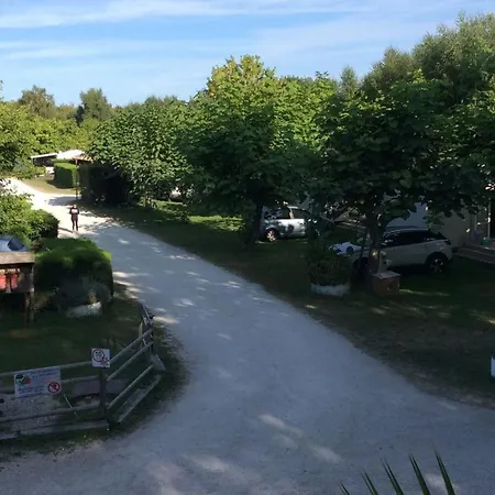 Campingplads Mobil-home Avec Terrasse - 6 Pers - Api-1-52-1652 Grayan-et-l'Hopital