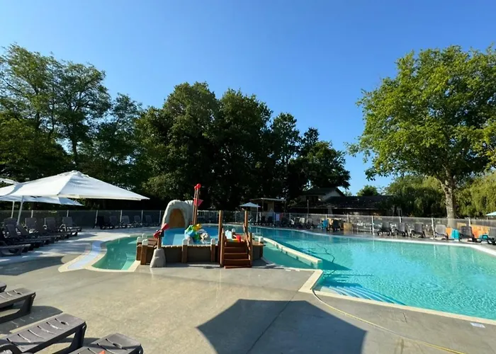 Mobil-home Avec Terrasse - 6 Pers - Api-1-52-1652 Campsite