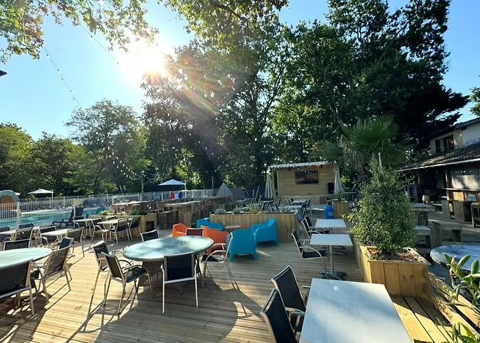 Campsite Mobil-home Avec Terrasse - 6 Pers - Api-1-52-1652 Grayan-et-l'Hopital